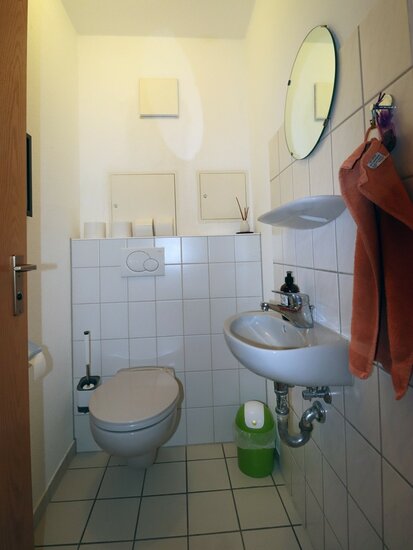 separates WC