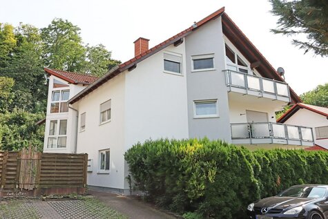 Bild 2-Zimmer-Dachgeschosswohnung in Östringen!