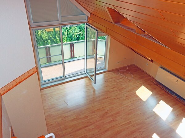 Bild 1: Blick in den Wohn-/Essbereich