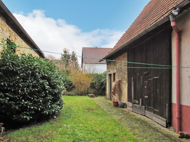 Scheune und Garten